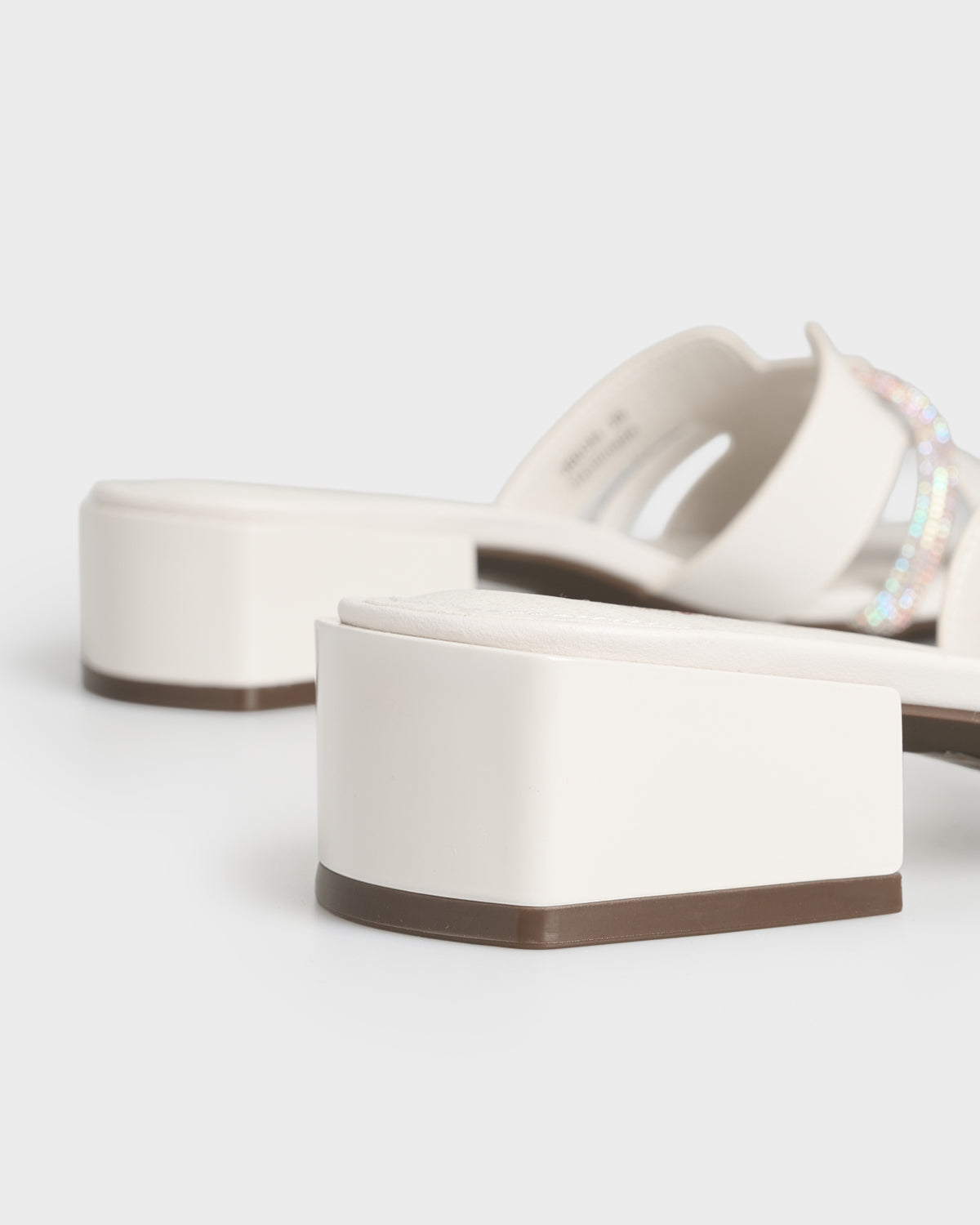 #color_ivory